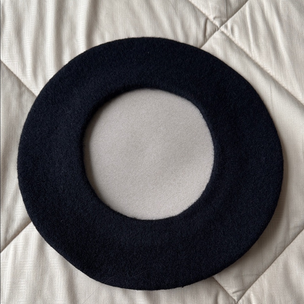 ASOS Elegant Black Beret - Picture 3 of 4